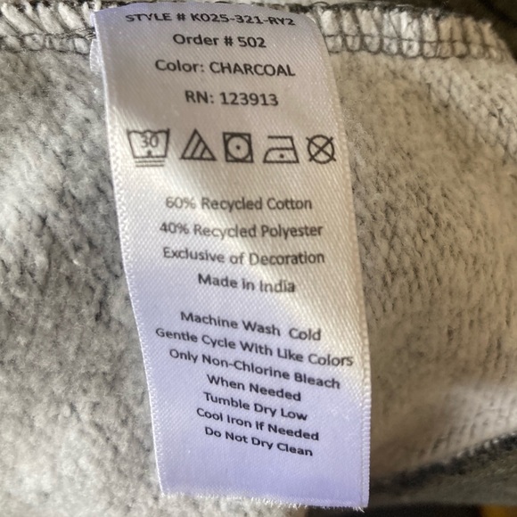 Men’s small striped gray sweater made of recycled materials - Picture 4 of 5